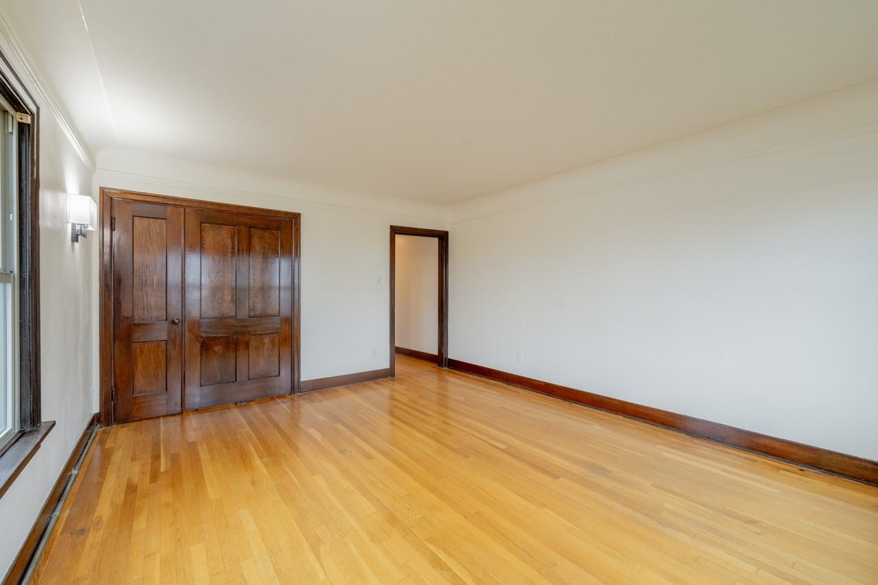 6522 Phinney Ave N, Seattle - Photo 6 of 25