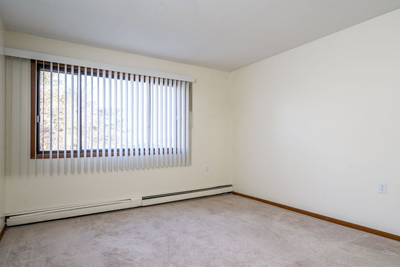 CR Flats - Photo 4 of 14