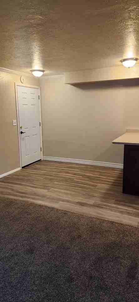 550 West 200 South - Photo 4 of 14