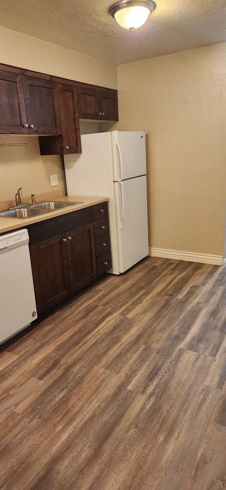 550 West 200 South - Photo 6 of 14