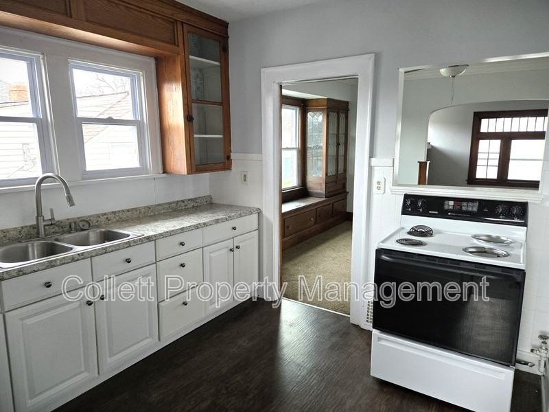 11512 Tonsing Dr - Photo 4 of 20