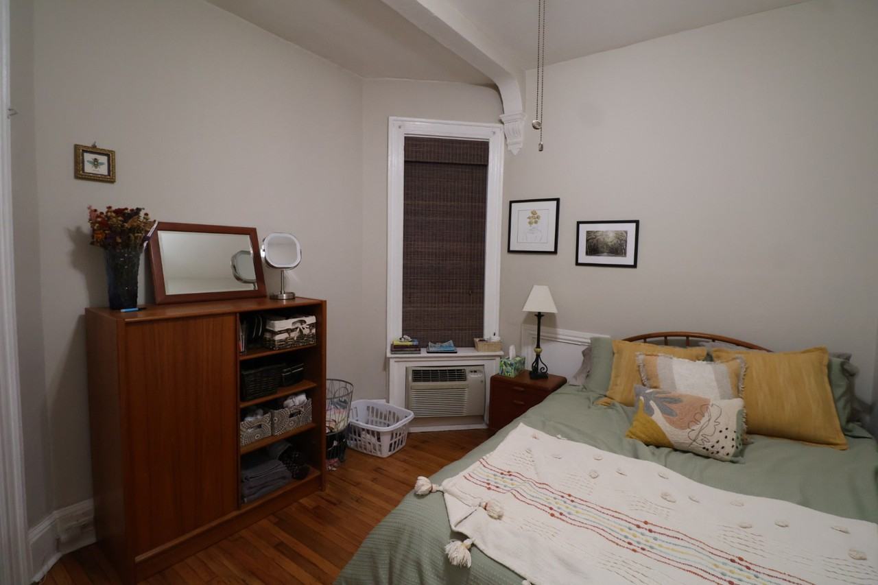 280 S 23rd Street - Photo 3 of 11