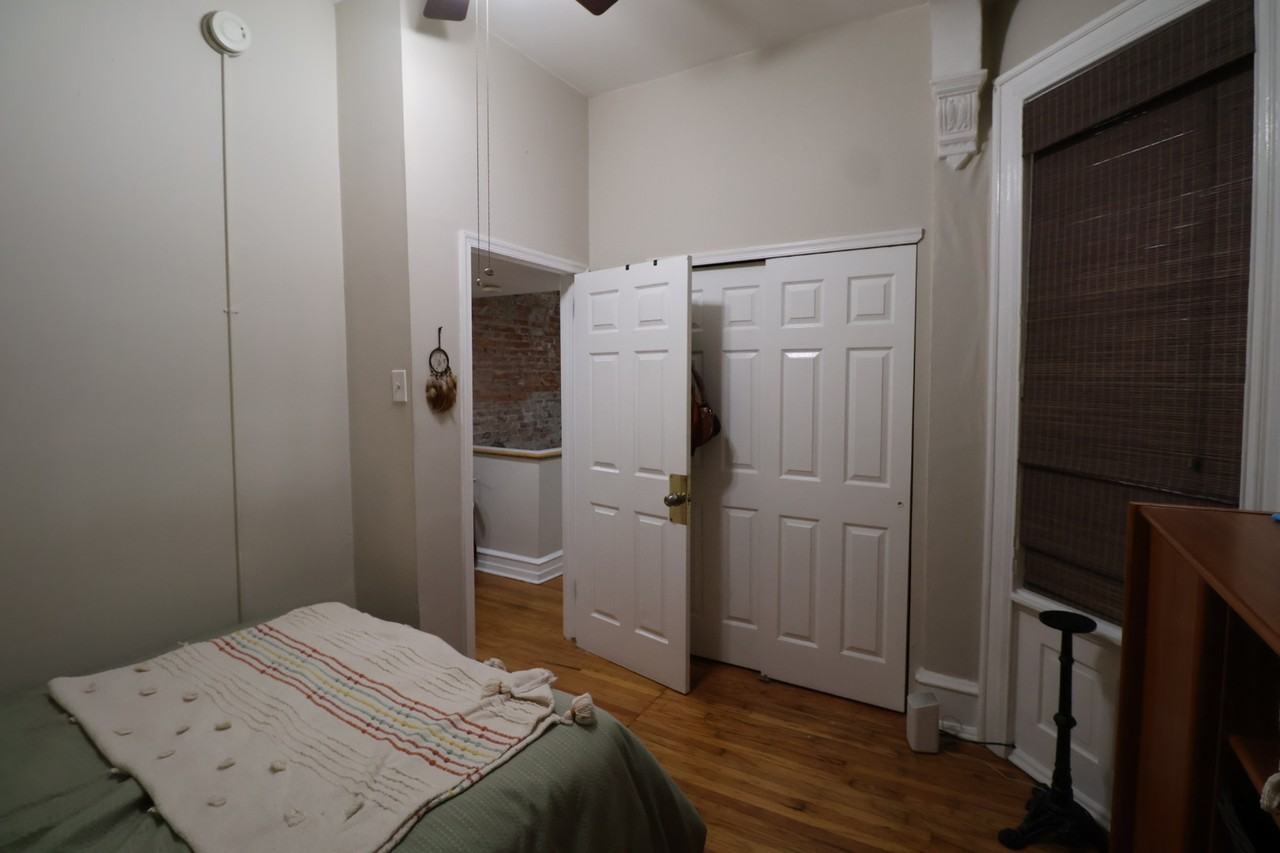 280 S 23rd Street - Photo 4 of 11