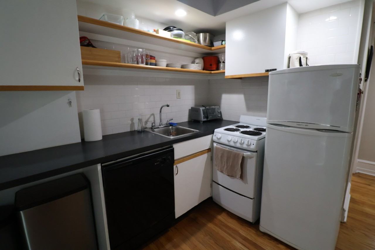 280 S 23rd Street - Photo 5 of 11