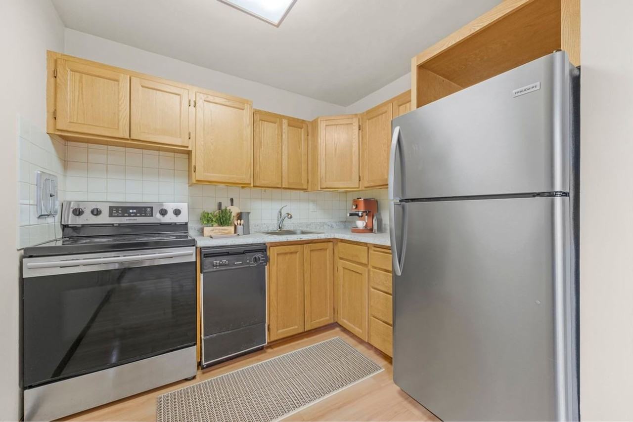 Falen Apartments - Photo 5 of 17