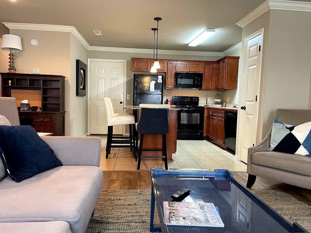 1063 West Malibu Street - Photo 3 of 11