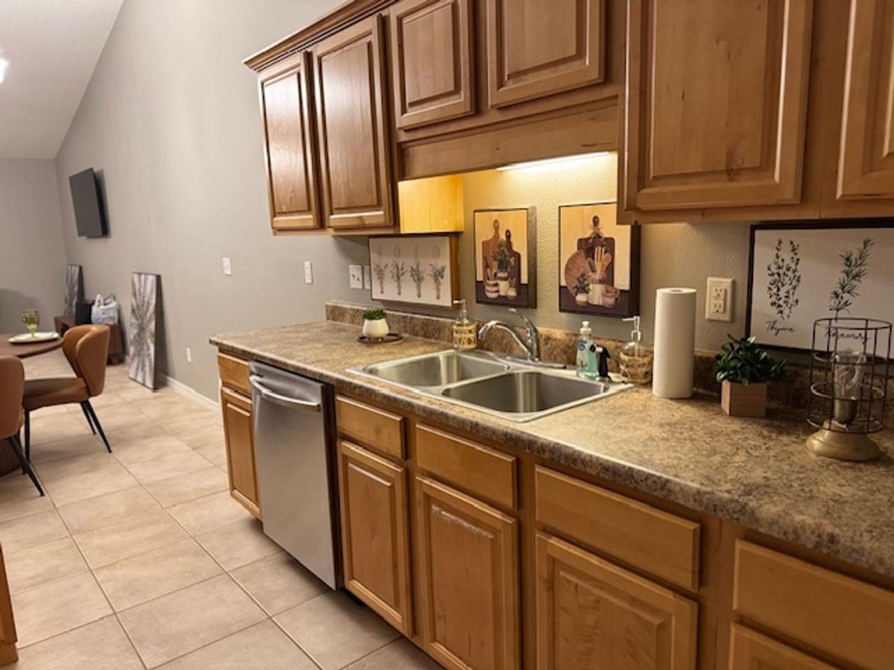 1833 Sundown Dr - Photo 7 of 22