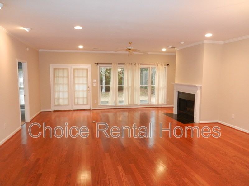 4537 Guilford Cir - Photo 4 of 10