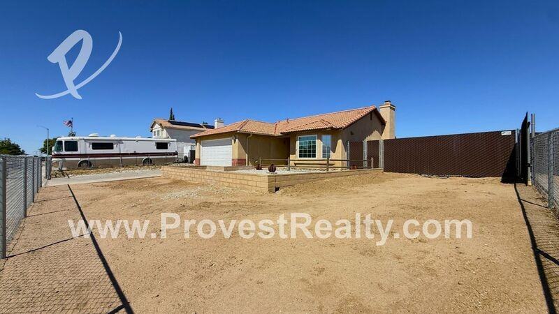 6743 Banyan Ave - Photo 3 of 19