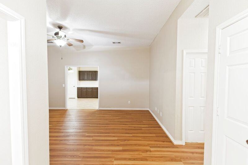 10716 Trestles Rd - Photo 5 of 37