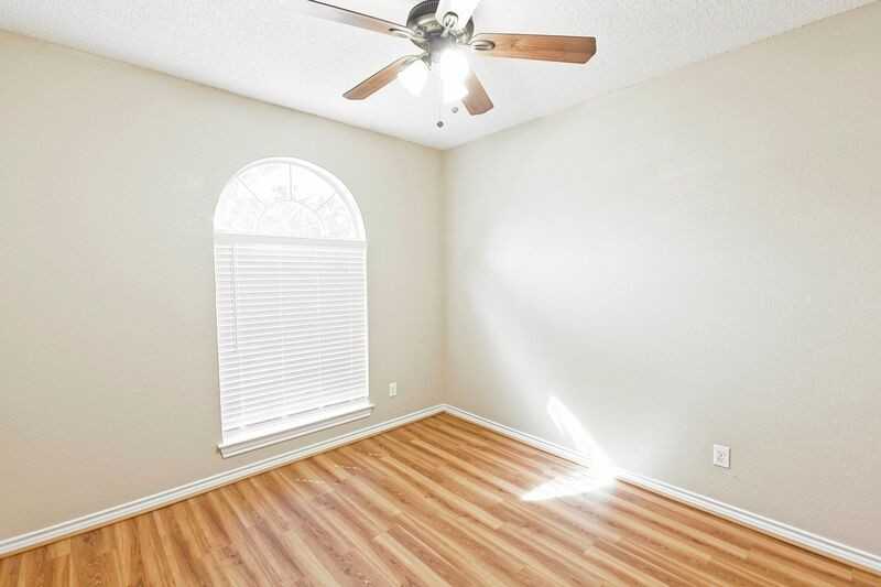 10716 Trestles Rd - Photo 6 of 37