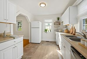 featured image of 3255 Arlington Dr