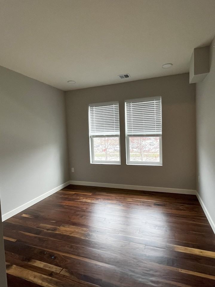 1733 Massachusetts Street - Photo 5 of 15