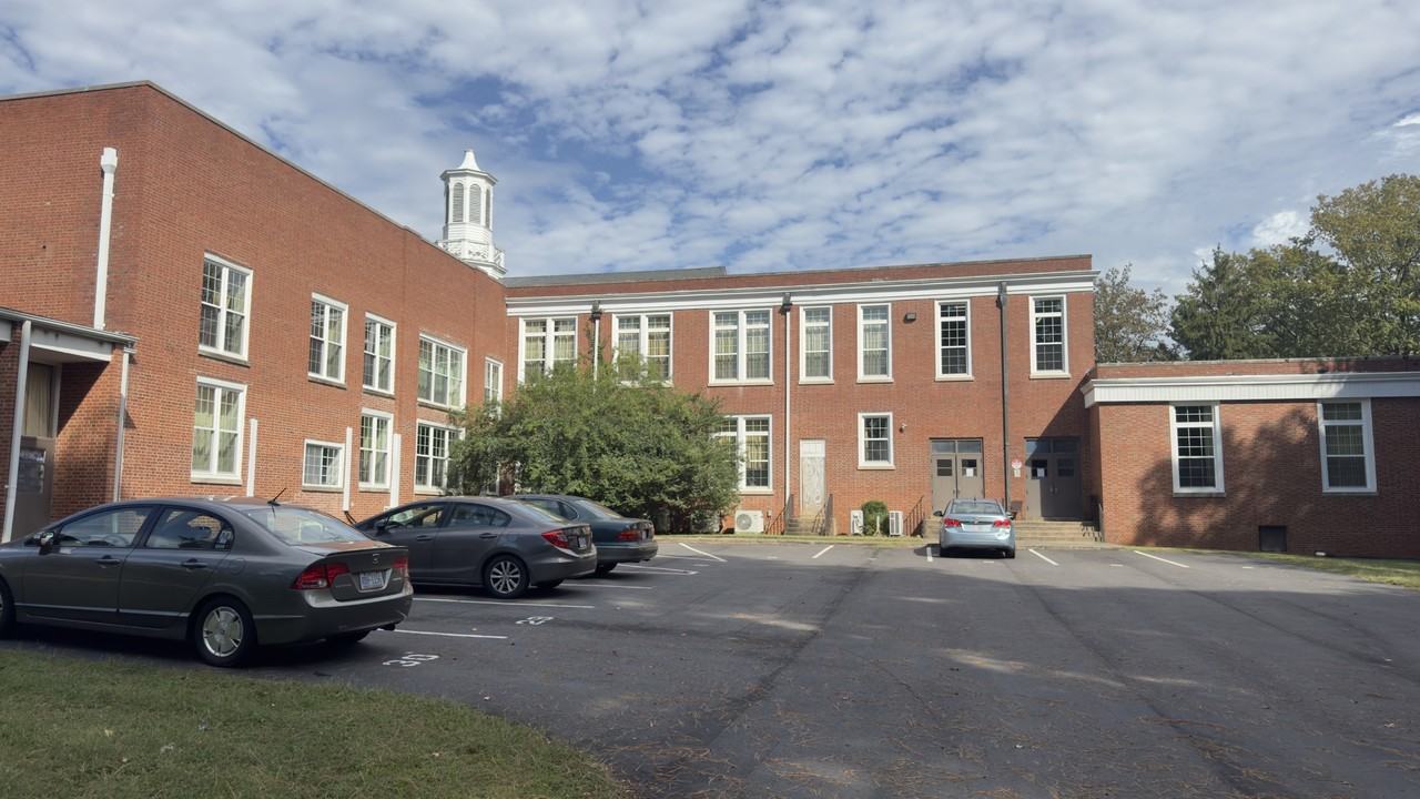 Hege Apts - Photo 6 of 50