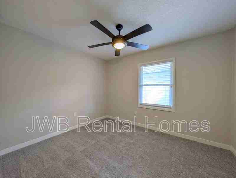 755 Mcduff Ave S - Photo 6 of 17