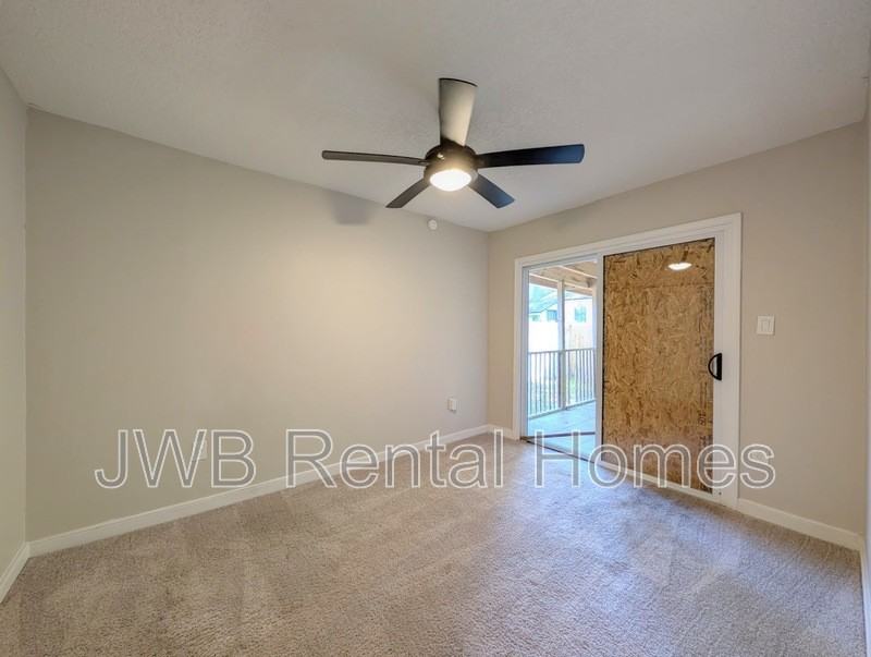 755 Mcduff Ave S - Photo 7 of 17