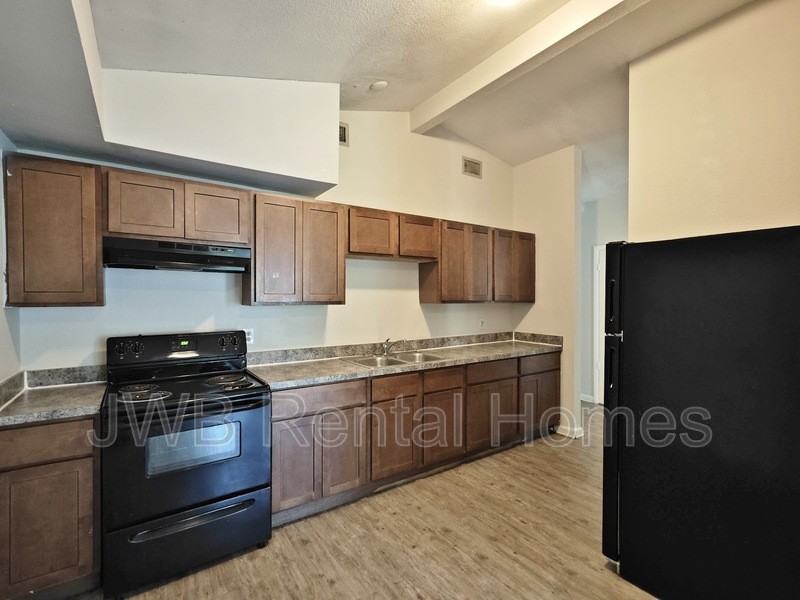 8834 Darlington Dr - Photo 2 of 14