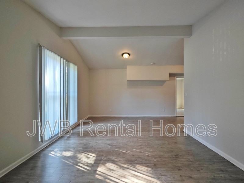 8834 Darlington Dr - Photo 4 of 14