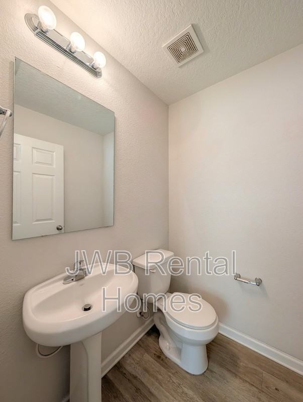 9020 Eaton Ave - Photo 5 of 20