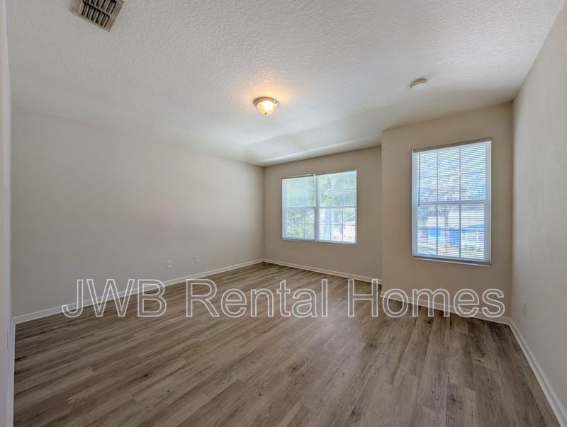 9020 Eaton Ave - Photo 6 of 20