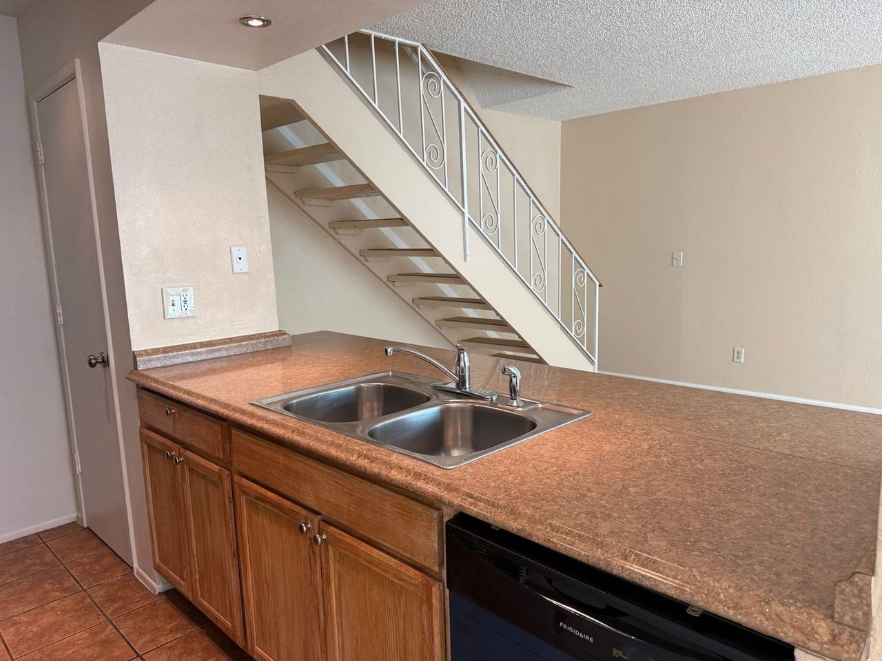 6618 E Calle Alegria #B - Photo 5 of 25