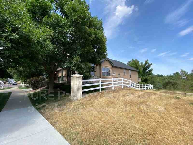 1849 S Harlan Cir - Photo 3 of 25