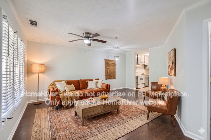 2785 Country Ct Se #B - Photo 3 of 25