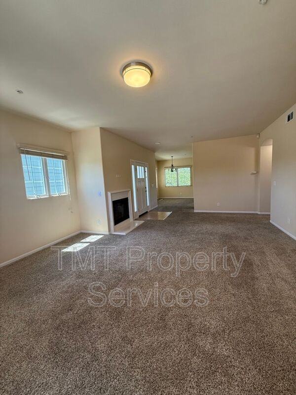 595 Avenue Of The Flags - Photo 4 of 18