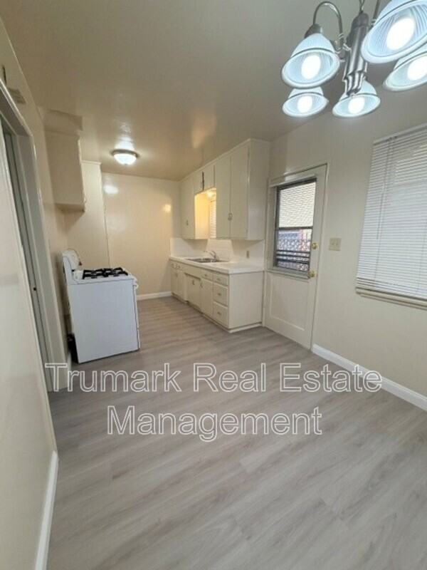 Montrose Ave - Photo 2 of 5