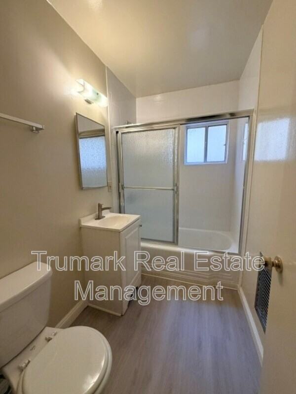 Montrose Ave - Photo 4 of 5