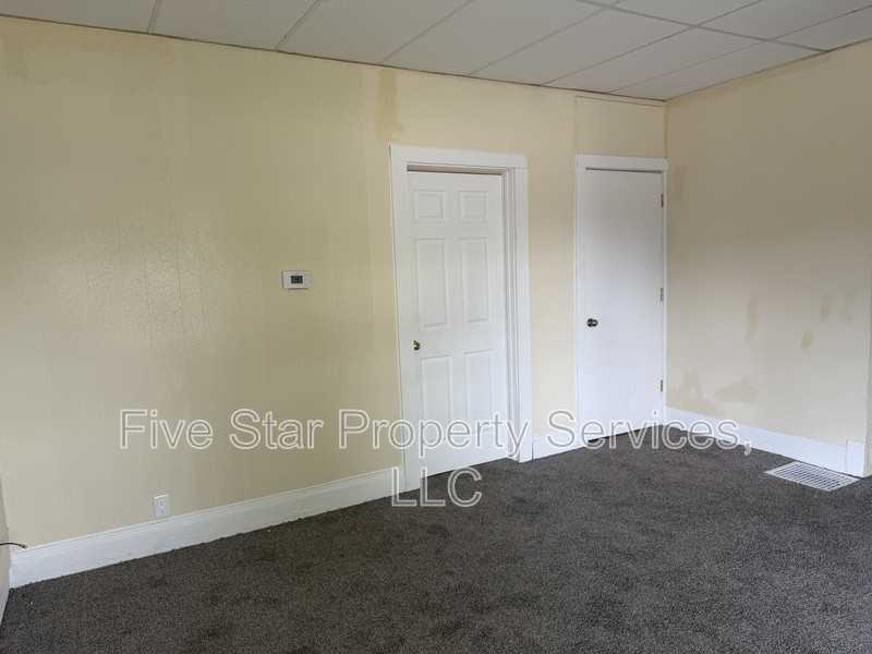 1933 S 2nd St - Photo 3 of 13