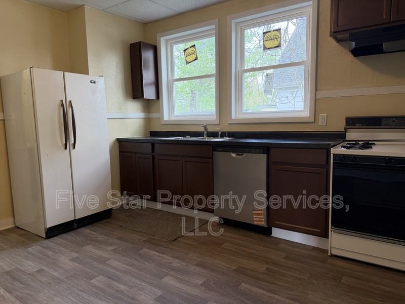 1933 S 2nd St - Photo 7 of 13