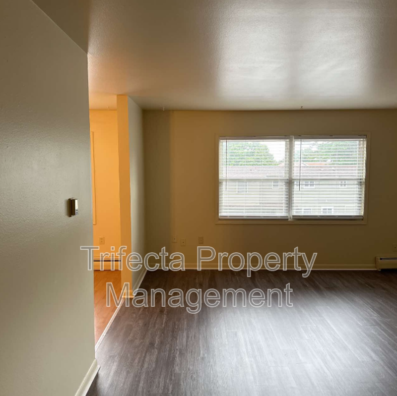 1100 Hays St - Photo 3 of 14