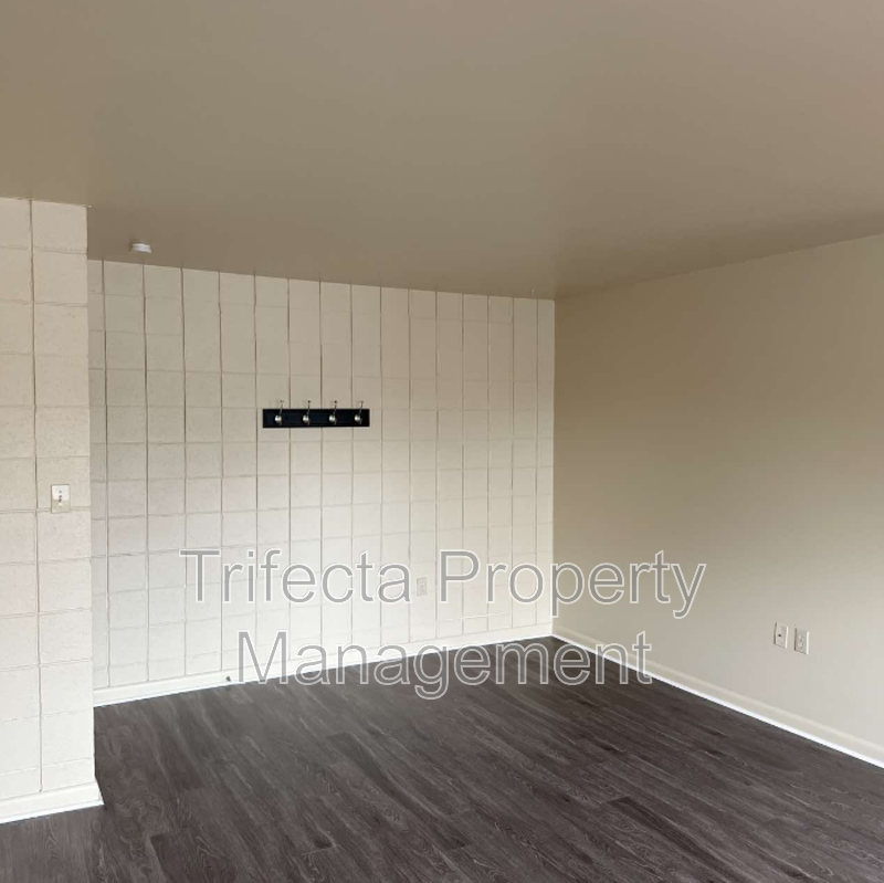 1100 Hays St - Photo 4 of 14