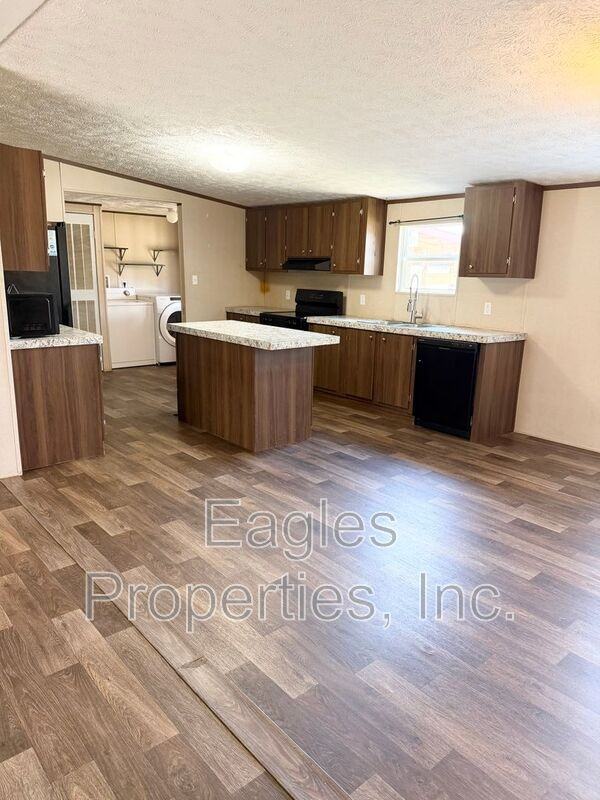 863 Pecan Rd - Photo 4 of 13