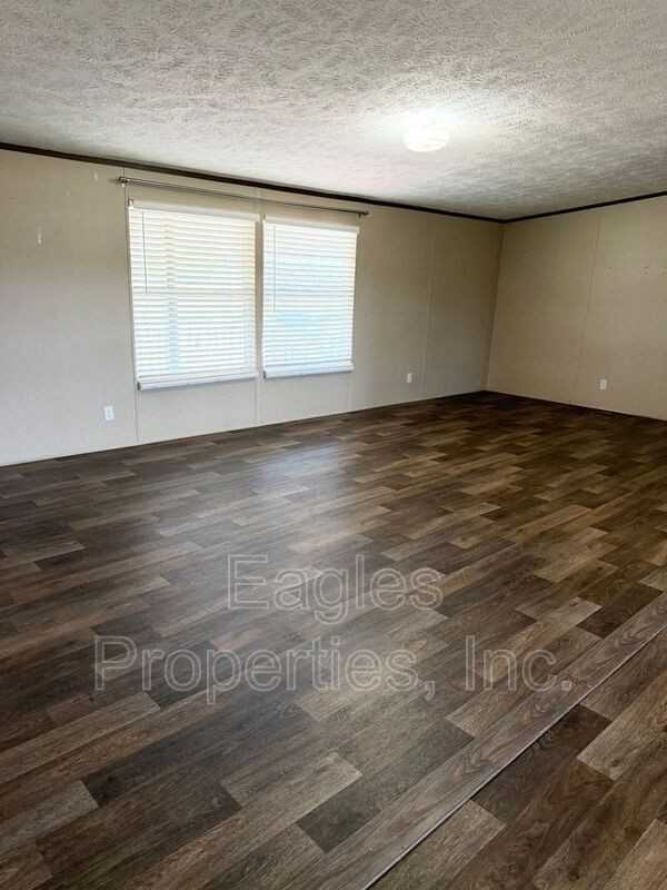 863 Pecan Rd - Photo 7 of 13