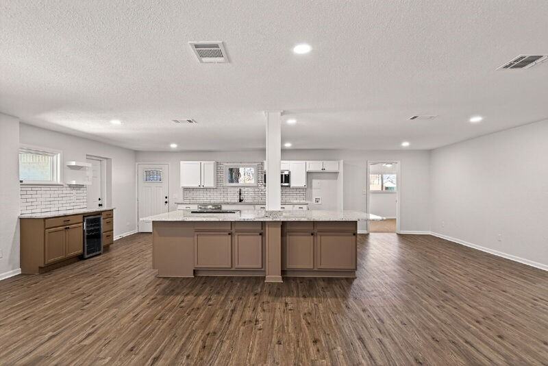 192 Oriole Dr - Photo 3 of 29