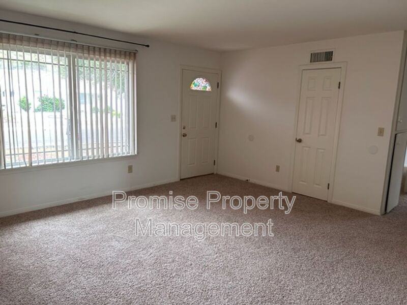 13543 Mountainside Dr - Photo 2 of 11