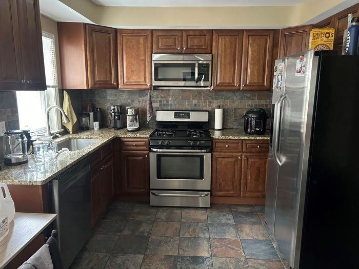 2672 Mayfield Road - Photo 2 of 13