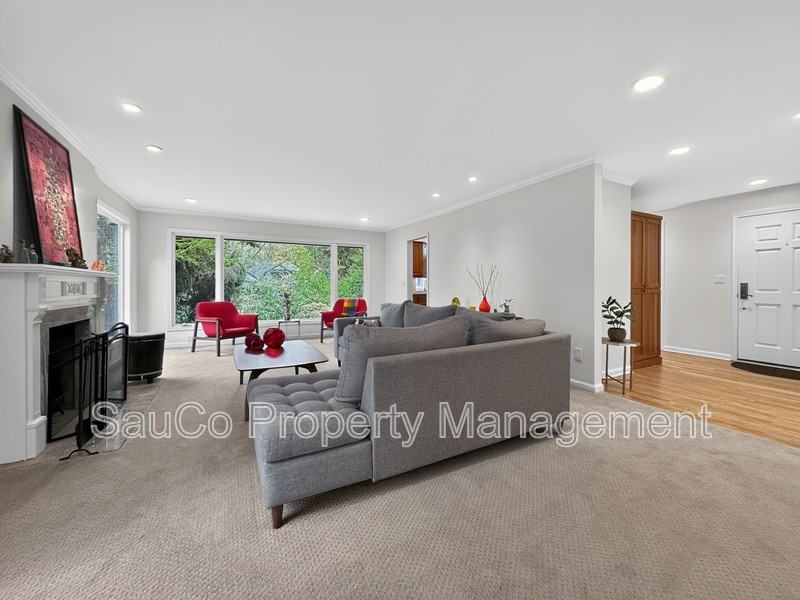 5701 Sw Hamilton St - Photo 7 of 38