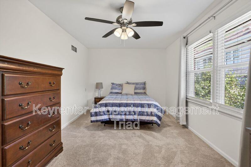 115 S Mendenhall St #D - Photo 4 of 24