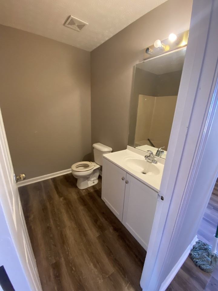 979 Bryant Way - Photo 3 of 5