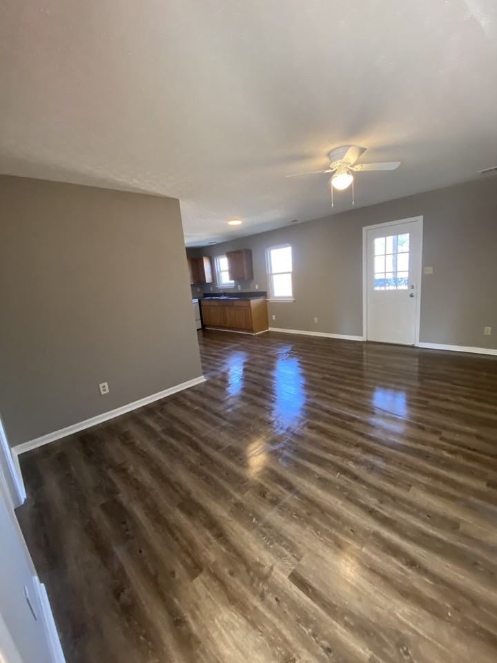 979 Bryant Way - Photo 5 of 5