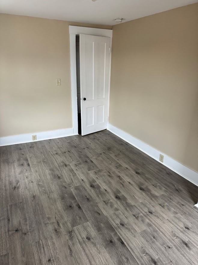 560 Union Ave - Photo 4 of 10