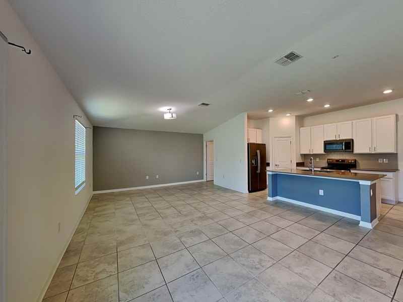 1918 Birnham Wood Bnd - Photo 2 of 18