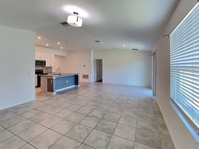 1918 Birnham Wood Bnd - Photo 3 of 18