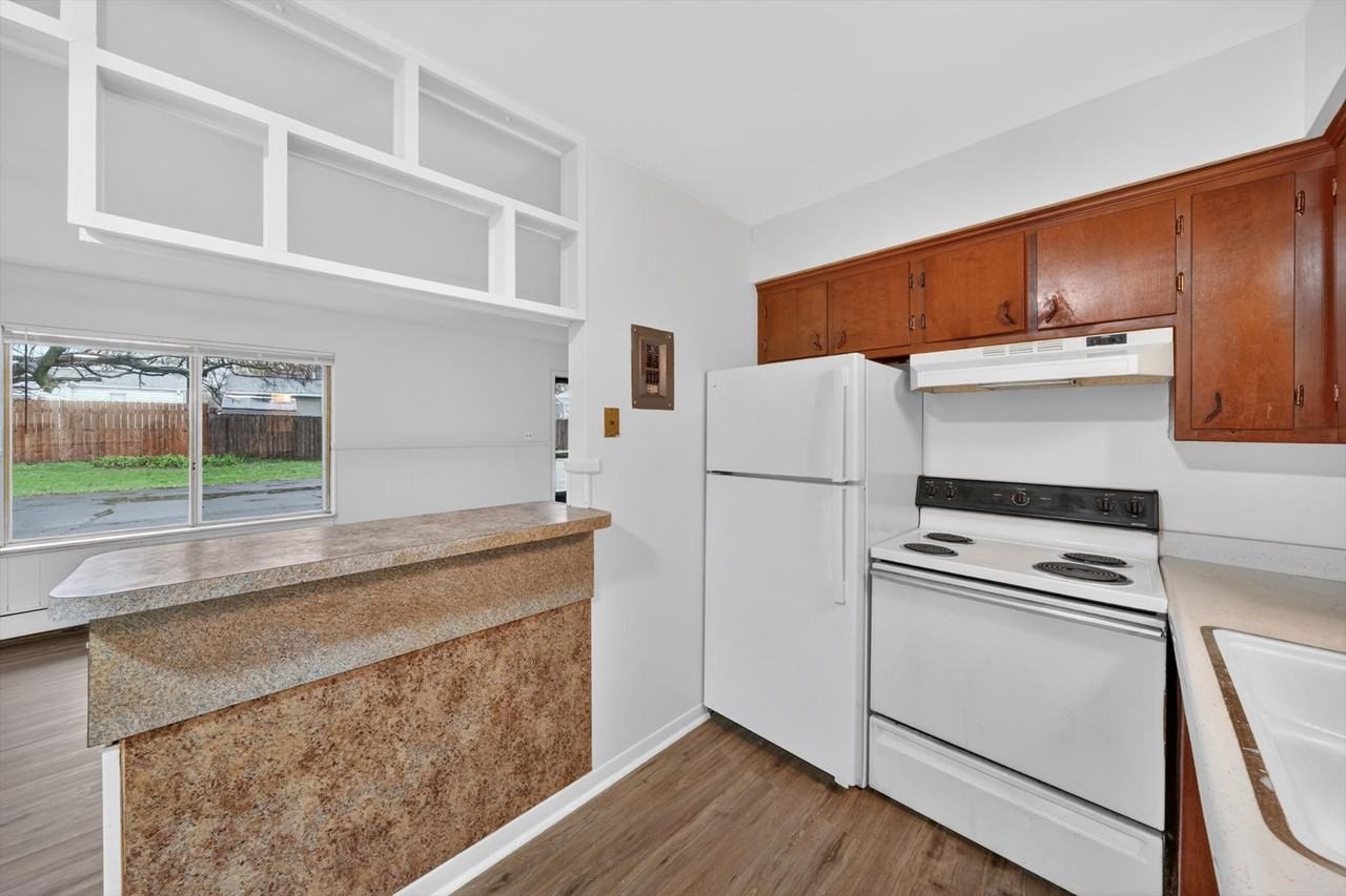 151 East McHattie Street - Photo 7 of 12