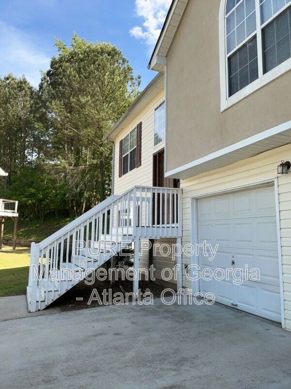 2447 Reeves Creek Rd - Photo 2 of 17