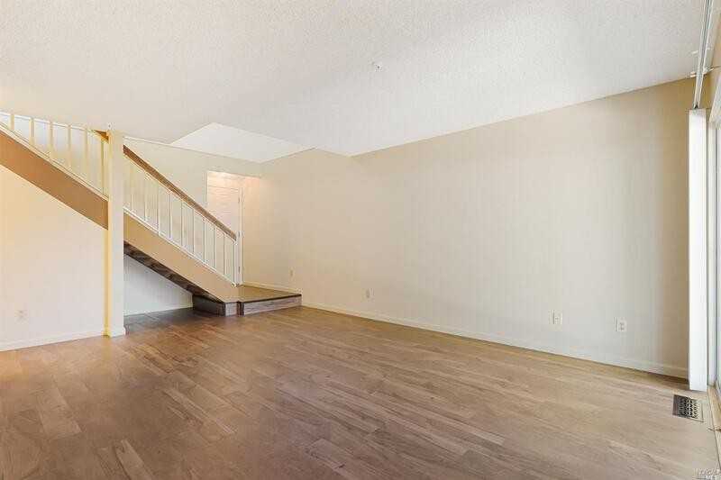 7 Meridian Cir - Photo 6 of 30