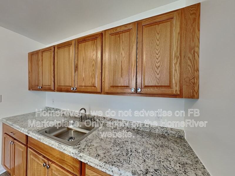 289 Hilton Ave - Photo 5 of 40